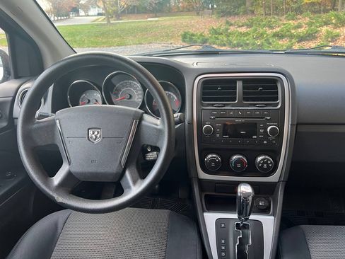 Used 2010 Dodge Caliber SXT image 11