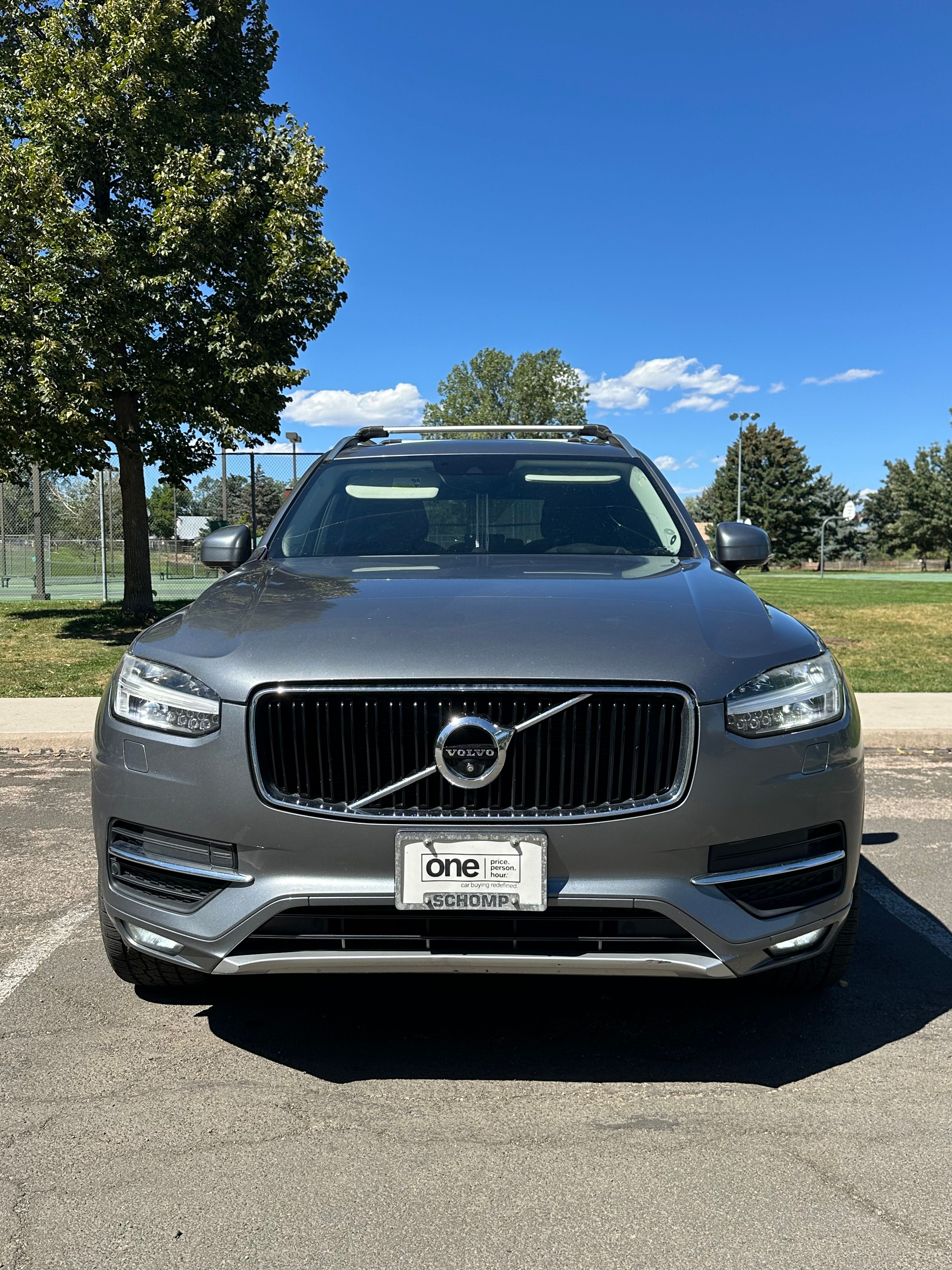 Used 2016 Volvo XC90 T6 Momentum w/ Momentum Plus Package AWD/4WD image 2