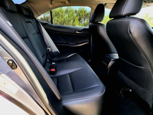 Used 2018 Lexus IS 300 F Sport image 13