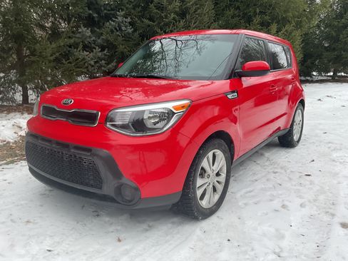 Used 2015 Kia Soul + image 10