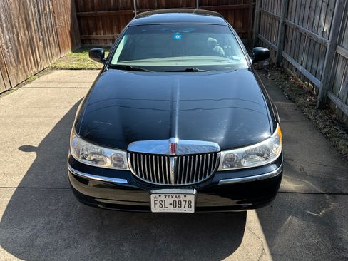 Used 2000 Lincoln Town Car Signature image 5