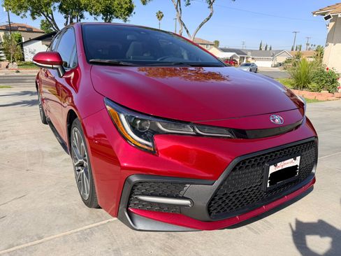 Used 2022 Toyota Corolla SE w/ SE Premium Package image 4