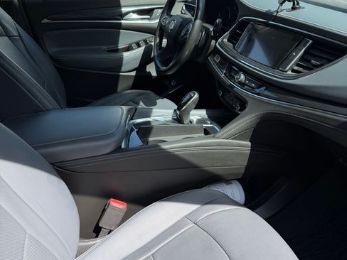 Used 2019 Buick Enclave Essence FWD image 14