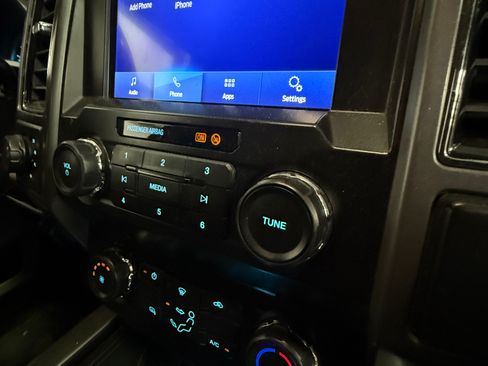 Used 2021 Ford F250 XLT w/ FX4 Off-Road Package image 11