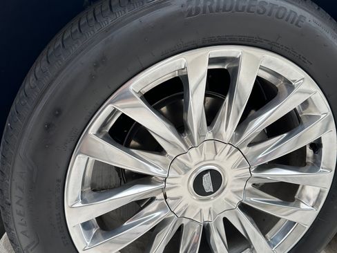 Used 2024 Cadillac Escalade ESV Premium Luxury w/ Performance Package image 14