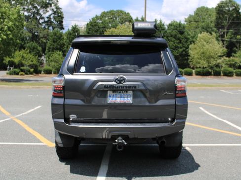 Used 2020 Toyota 4Runner SR5 Premium w/ Moonroof Package AWD/4WD image 5