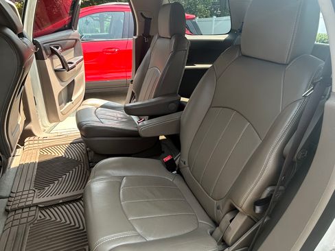 Used 2013 GMC Acadia Denali AWD/4WD image 17