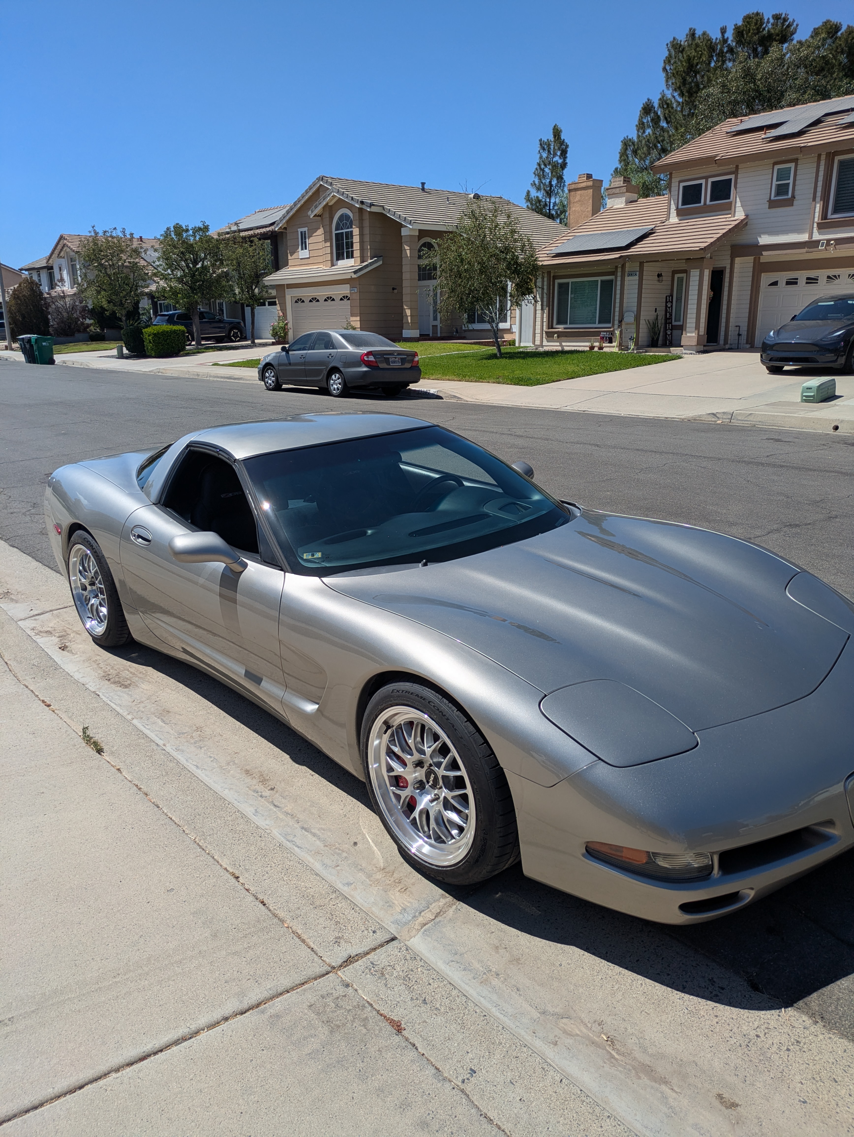 Used 1999 Chevrolet Corvette Coupe w/ Performance Handling Pkg RWD image 2