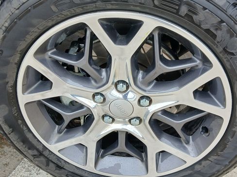 Used 2020 Jeep Grand Cherokee Overland image 9