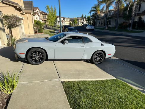 Used 2020 Dodge Challenger R/T w/ Blacktop Package RWD image 4