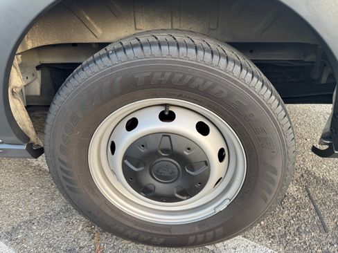 Used 2017 Ford Transit 150 XL image 17