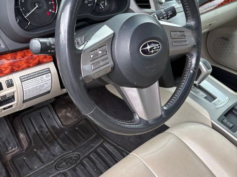 Used 2011 Subaru Outback 2.5i Limited AWD/4WD image 20