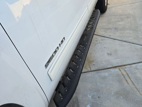 Used 2013 Chevrolet Silverado 2500 LT w/ Interior Plus Package image 13