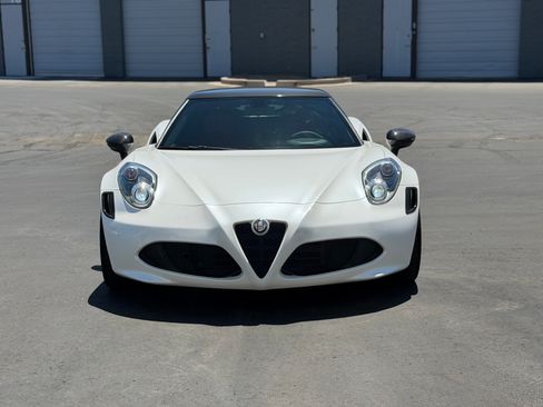 Used 2018 Alfa Romeo 4C Coupe w/ Coupe Track Package 1 RWD image 6