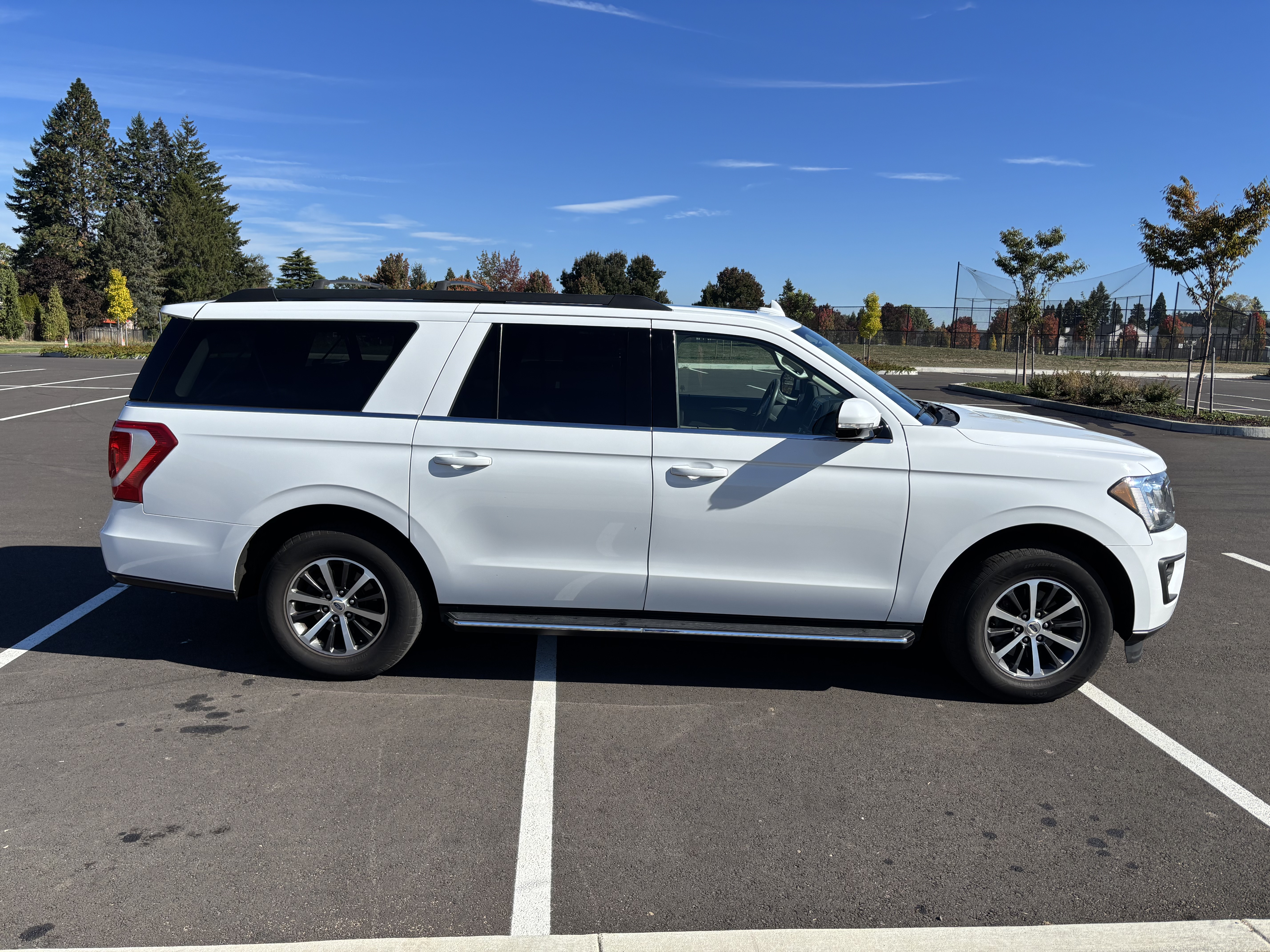 Used 2018 Ford Expedition Max XLT w/ Equipment Group 202A AWD/4WD image 13