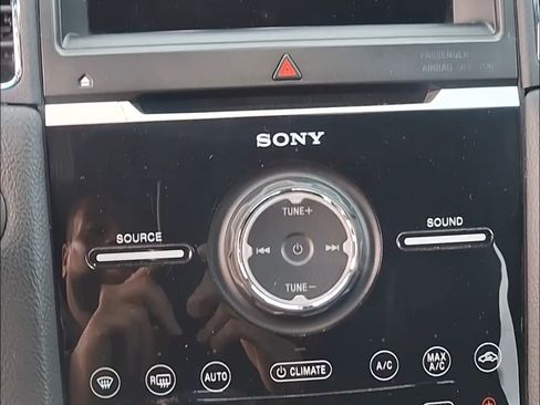 Used 2019 Ford Taurus Limited image 10