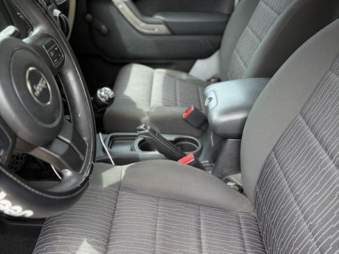 Used 2011 Jeep Wrangler Sport w/ Mopar Chrome Edition Group AWD/4WD image 9