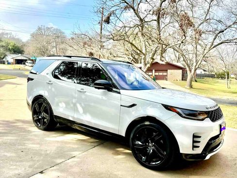 Used 2023 Land Rover Discovery HSE R-Dynamic image 2