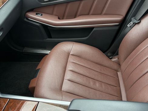 Used 2014 Mercedes-Benz E 350 Sedan image 20