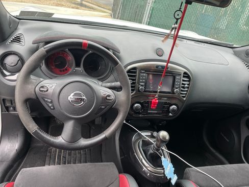 Used 2015 Nissan Juke NISMO RS w/ Interior Illumination Package image 11