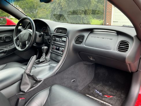 Used 2003 Chevrolet Corvette Z06 w/ Memory Package, 3 Drivers RWD image 17