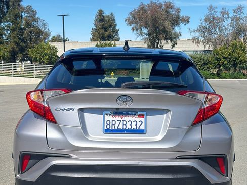 Used 2020 Toyota C-HR XLE image 4