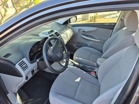 Used 2013 Toyota Corolla LE w/ Preferred Accessory Pkg #2 image 6