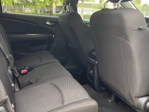 Used 2018 Dodge Journey SE w/ Blacktop Package image 10