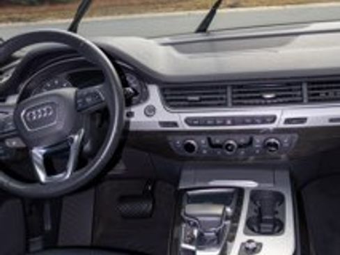 Used 2019 Audi Q7 2.0T Premium w/ Convenience Package image 12