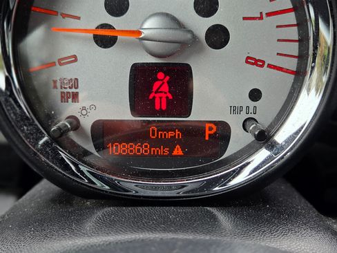 Used 2011 MINI Cooper Clubman S image 9