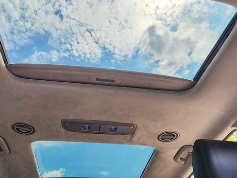 Used 2022 Kia Telluride SX w/ SX Prestige Package image 16