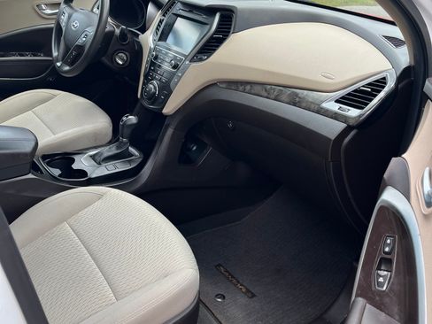 Used 2017 Hyundai Santa Fe Sport FWD image 8