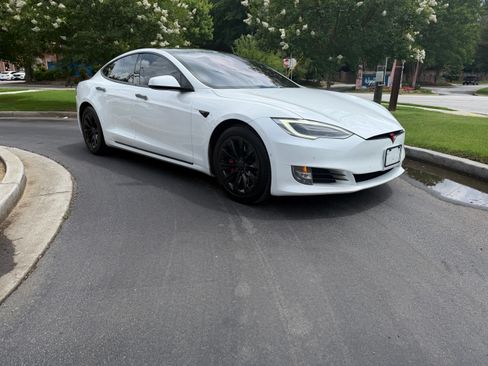 Used 2018 Tesla Model S 75D AWD/4WD image 1