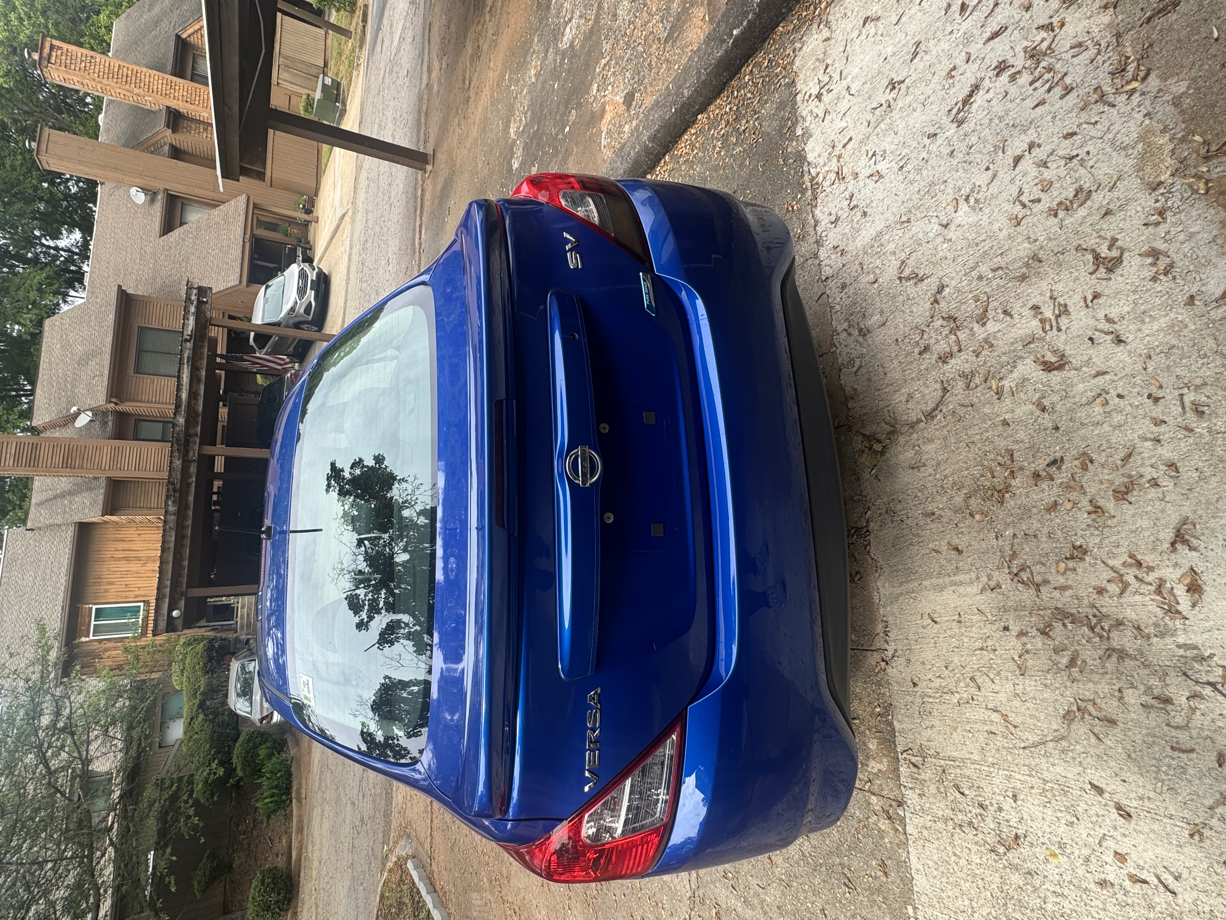 Used 2016 Nissan Versa SV FWD image 6