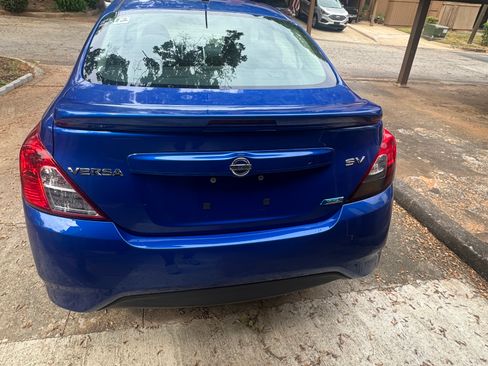 Used 2016 Nissan Versa SV FWD image 6