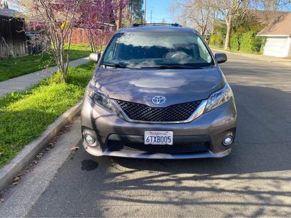 Used 2012 Toyota Sienna SE