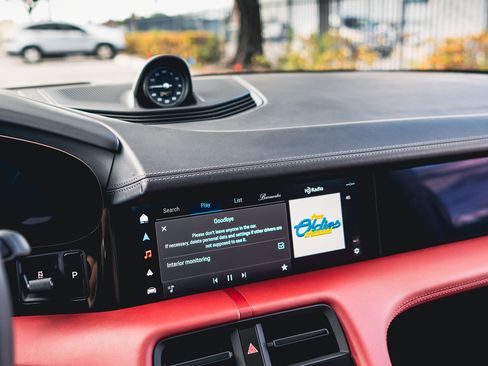 Used 2025 Porsche Taycan GTS image 31