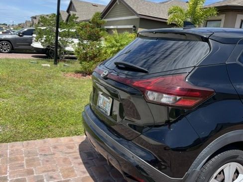 Used 2022 Nissan Kicks S FWD image 6