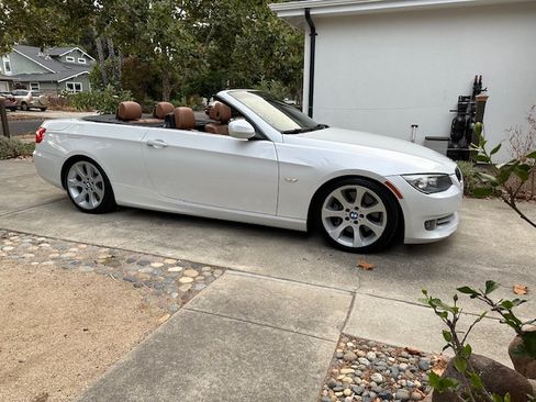 Used 2013 BMW 335i Convertible RWD image 4