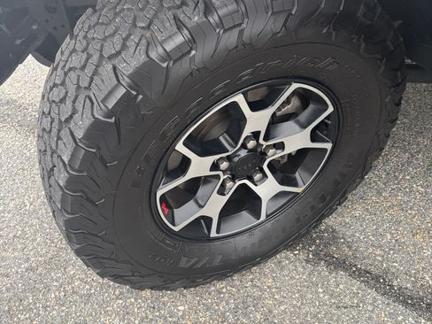 Used 2022 Jeep Wrangler Unlimited Rubicon w/ Steel Bumper Group image 6