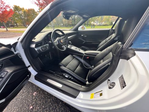 Used 2017 Porsche 911 Carrera image 10