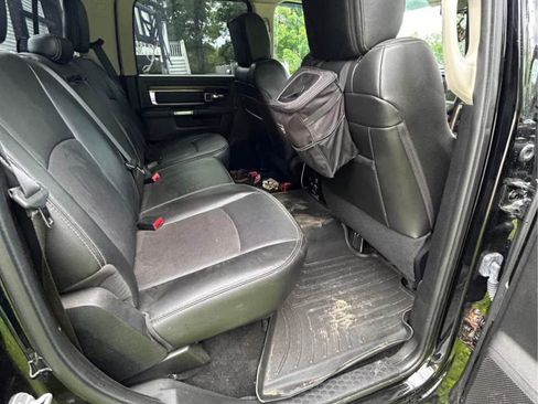 Used 2014 RAM 2500 Laramie w/ Black Appearance Group image 10