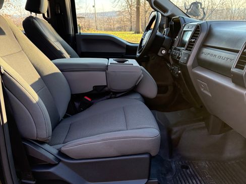 Used 2021 Ford F250 XL w/ STX Appearance Package image 5