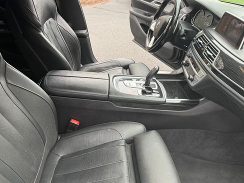 Used 2019 BMW 740i xDrive w/ Executive Package AWD/4WD image 27