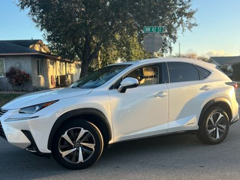 Used 2019 Lexus NX 300h AWD image 1