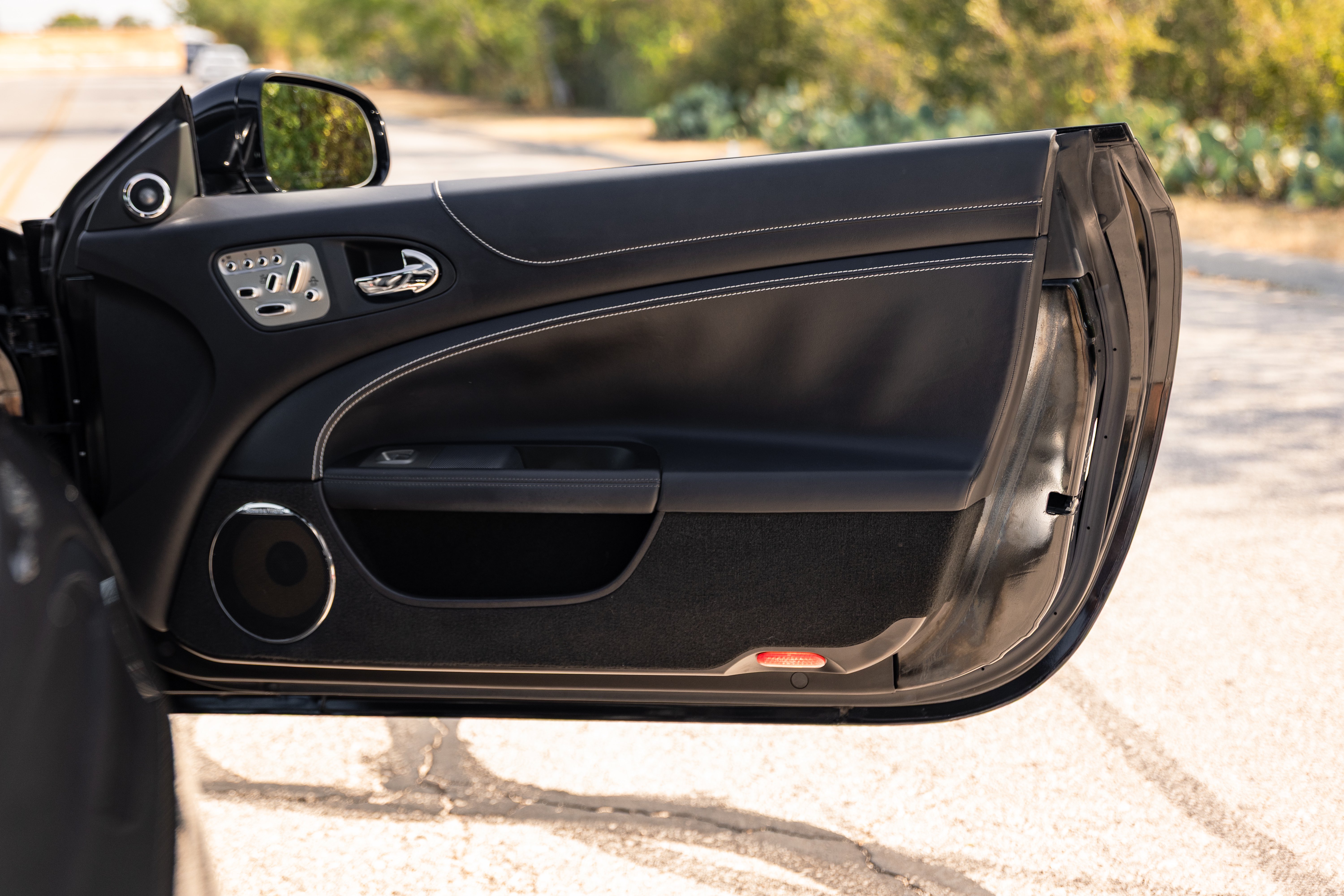 Used 2011 Jaguar XK R RWD image 18