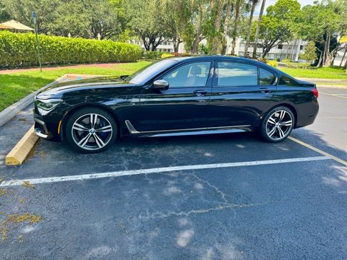 Used 2017 BMW M760i xDrive image 5