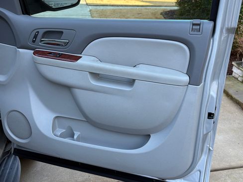 Used 2012 Chevrolet Tahoe LT w/ Luxury Package image 8