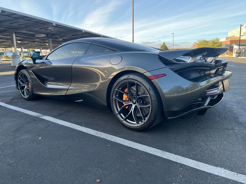 Used 2020 McLaren 720S image 12
