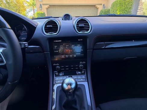 Used 2025 Porsche 718 Cayman GT4 image 9